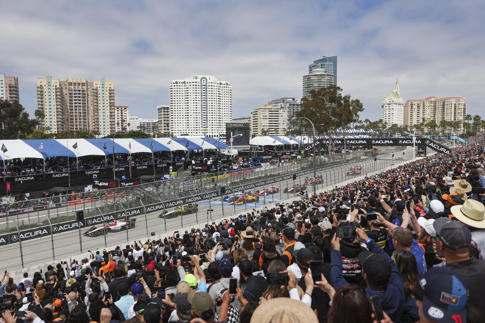 The start of the 2025 IndyCar Grand Prix of Long Beach.