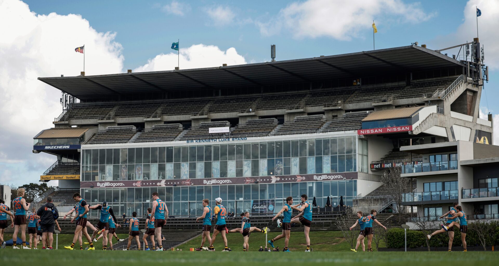 Two Vic clubs still chasing facility