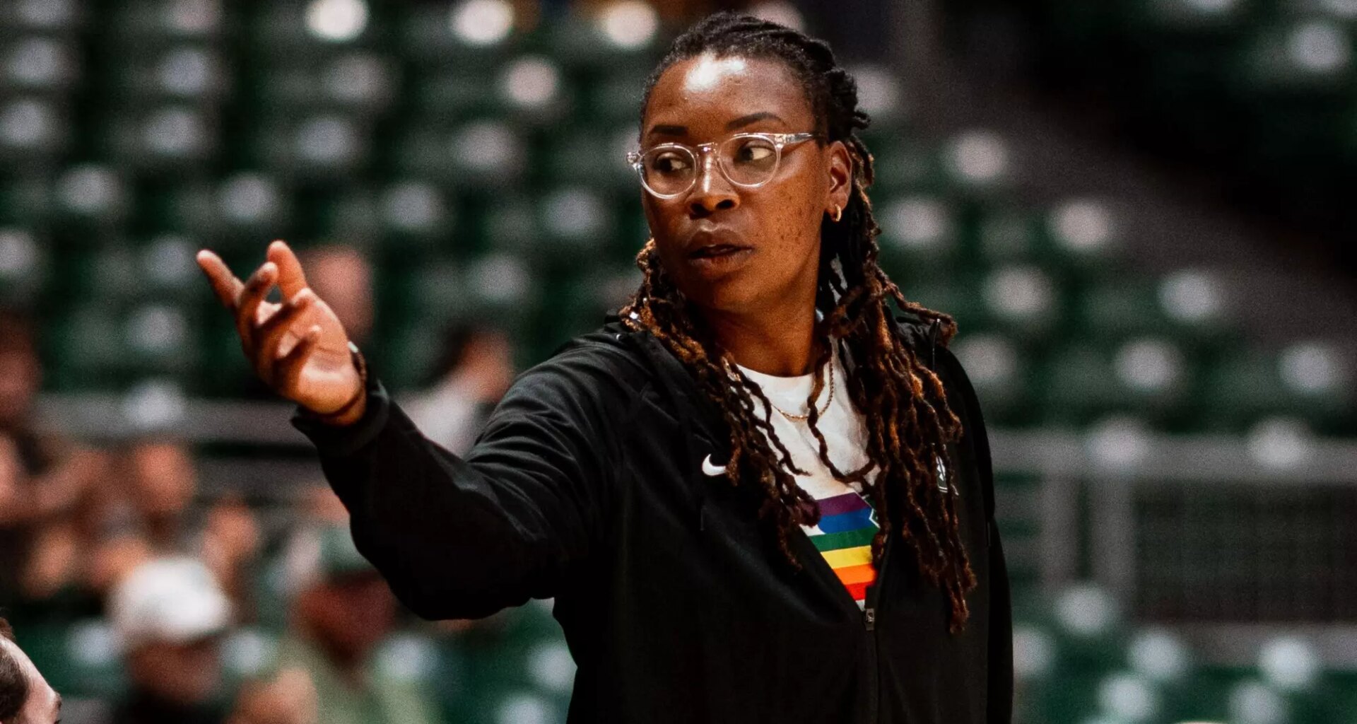 WBB Khalilah Mitchell bench