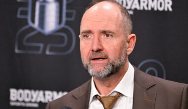 Islanders fire Patrick Roy, hire Peter DeBoer as head coach