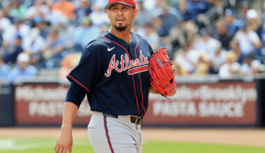 Braves To Select Carlos Carrasco