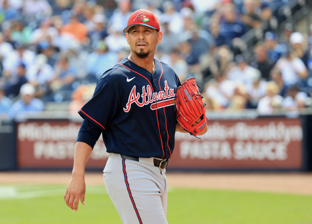 Braves To Select Carlos Carrasco