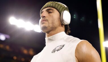 Former Eagles Star Jaelan Phillips' Contract Called 'NFL's Worst'