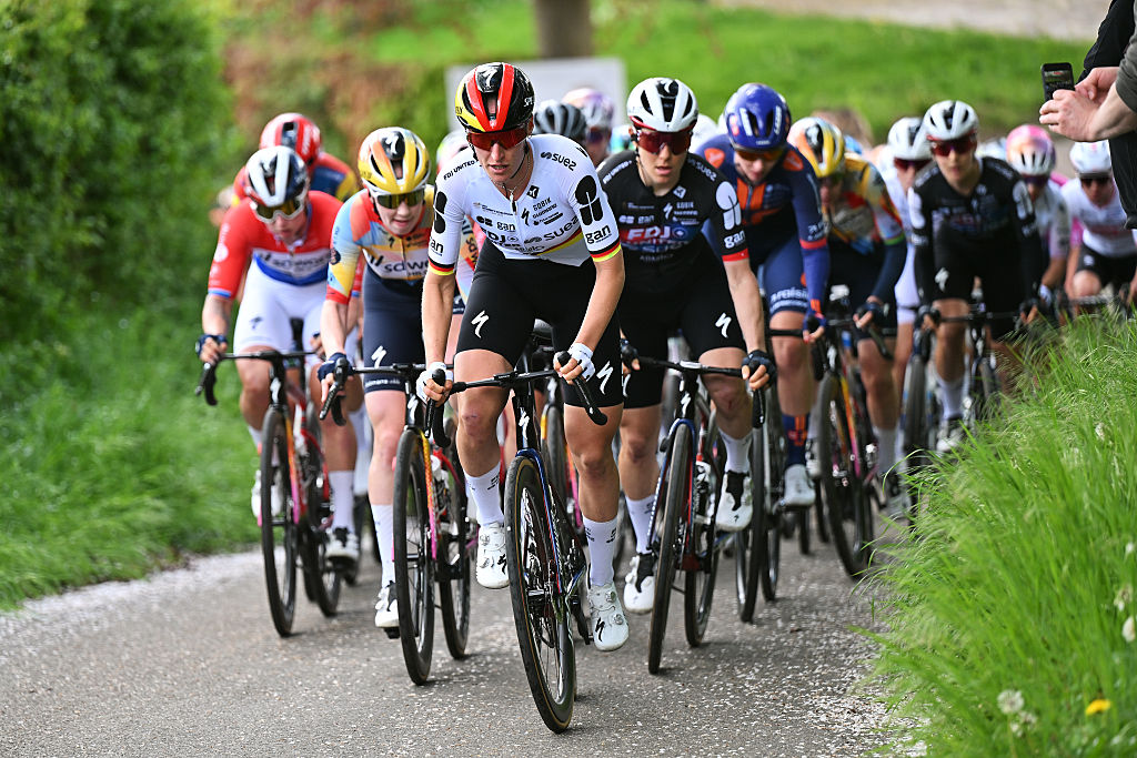 The peloton on the closing laps of the 12th Amstel Gold Race Ladies Edition 2026 (Photo by Luc Claessen/Getty Images)