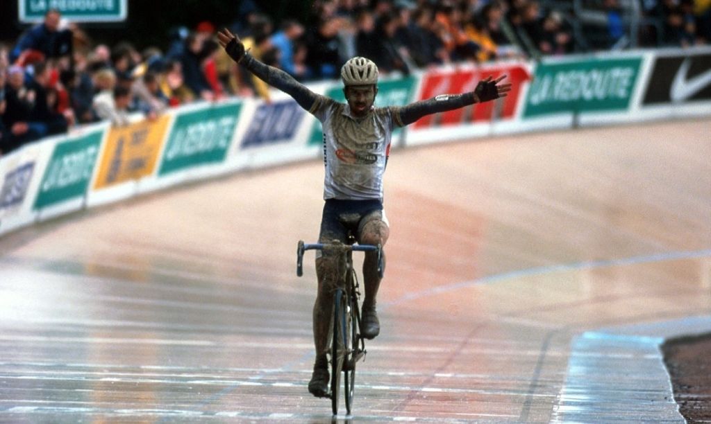 Cycling Paris-Roubaix-2001 Knaven-Servais (Photo by Tim De Waele/Getty Images)