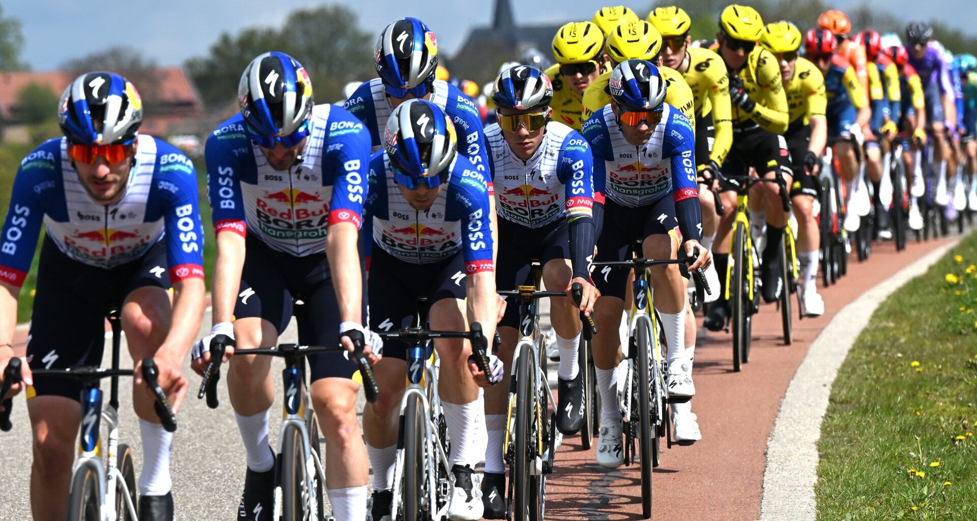 Amstel Gold Race Men LIVE: Red Bull-Bora-Hansgrohe control the gap to nine man breakaway