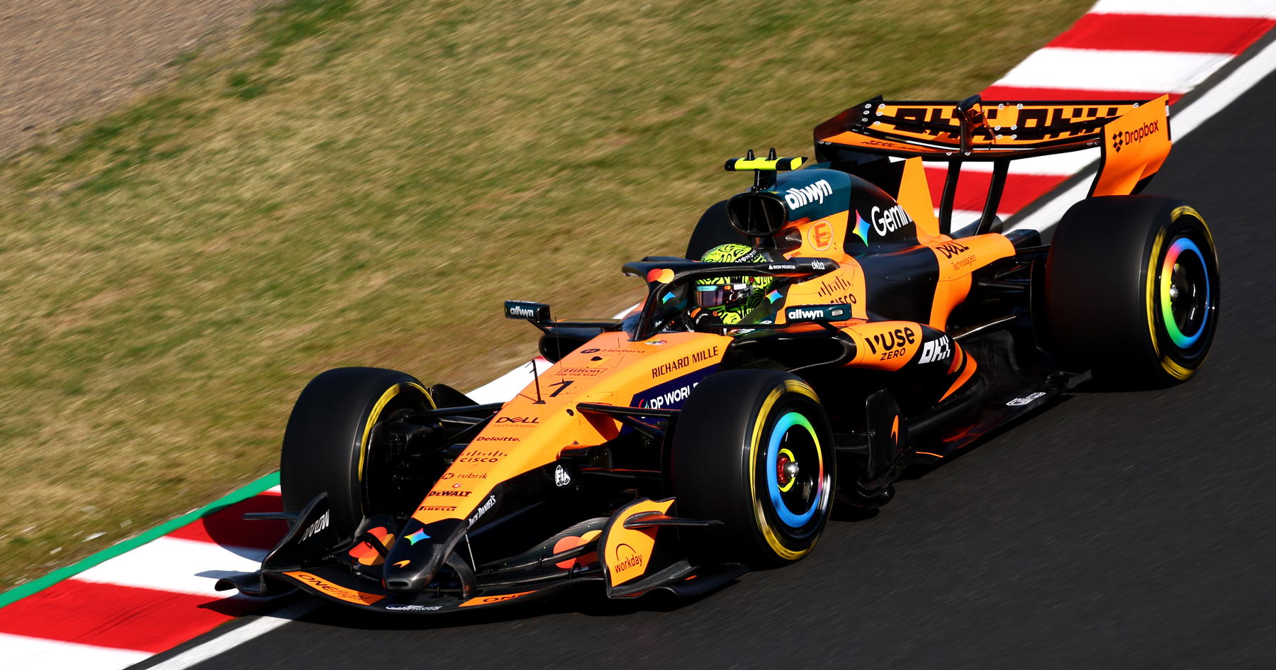 McLaren F1 rivals warned with stunning 'completely new car' vow