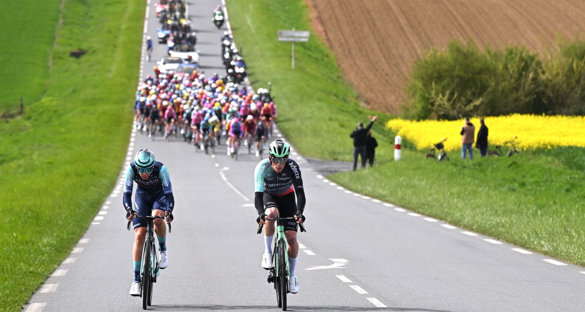 Paris-Roubaix Men LIVE: The cobbles begin at the Hell of the North
