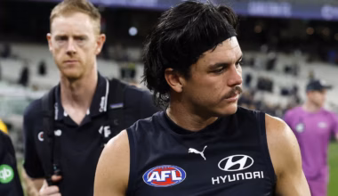 Elijah Hollands admitted to hospital after Carlton star’s worrying behaviour in AFL clash with Collingwood