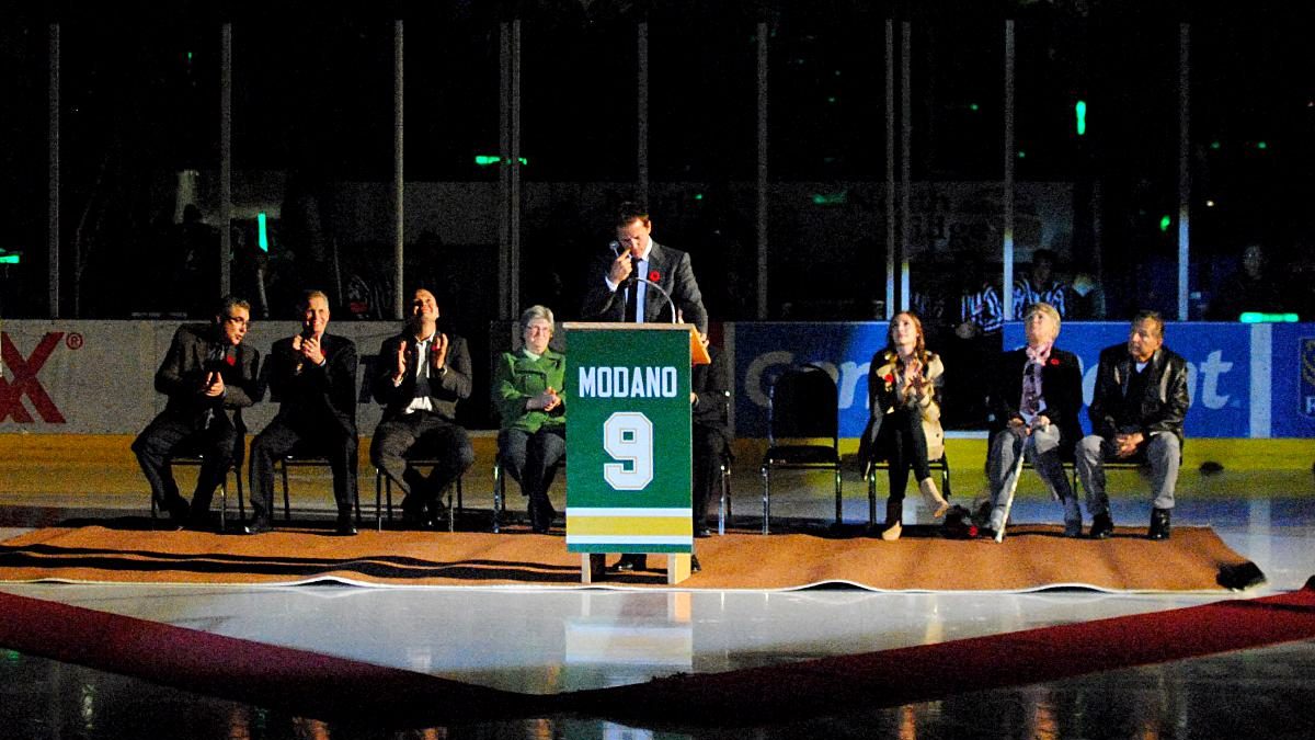 Catching up with Raiders legend Mike Modano