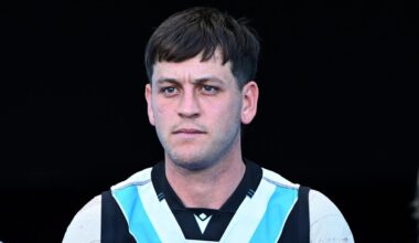 Mark Ricciuto on Zak Butter’ future, free agency call, Michael Voss press conference, Zach Merrett’s wife social media video, left half-time of Western Bulldogs win over Essendon, Jack Steele interview, latest news