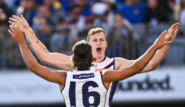AFL live scores: Fremantle Dockers meet West Coast Eagles in western derby 62