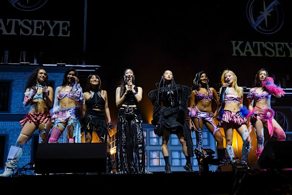 Daniela, Sophia, Lara Raj, Yoonchae and Megan of Katseye perform with KPop Demon Hunters singers Rei Ami, Ejae and Audrey Nuna.