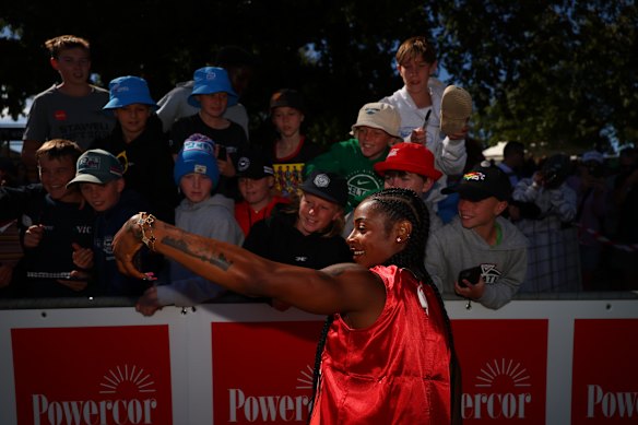 Sha’Carri Richardson with the crowd in Stawell.