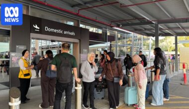 Passengers allowed back to Perth Airport Terminal 1, after police investigate unattended bag