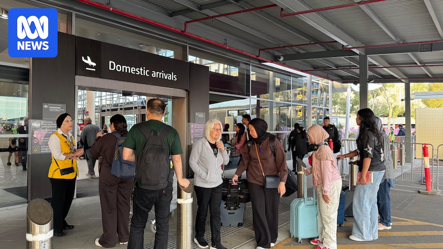 Passengers allowed back to Perth Airport Terminal 1, after police investigate unattended bag