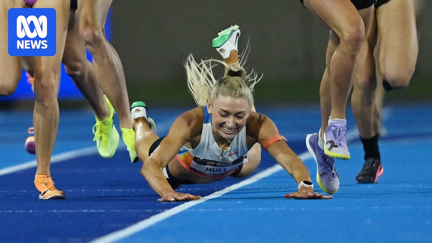 Jess Hull crashes out and Claudia Hollingsworth disqualified in dramatic women's 1,500m final