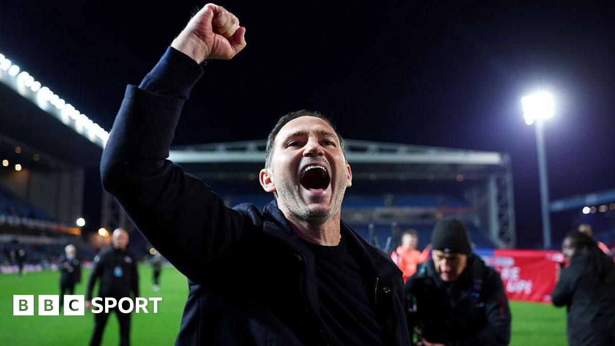 Coventry City manager Frank Lampard clenches his fist in the air in celebration
