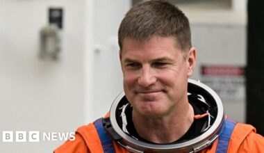 Who is Jeremy Hansen, the Canadian astronaut in the Artemis crew? - BBC