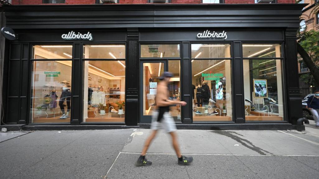 Allbirds shares soar 800% after ditching sneakers for... AI