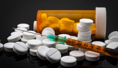 Windsor calls on province to review for-profit pharmacies dispensing drugs for addiction treatment