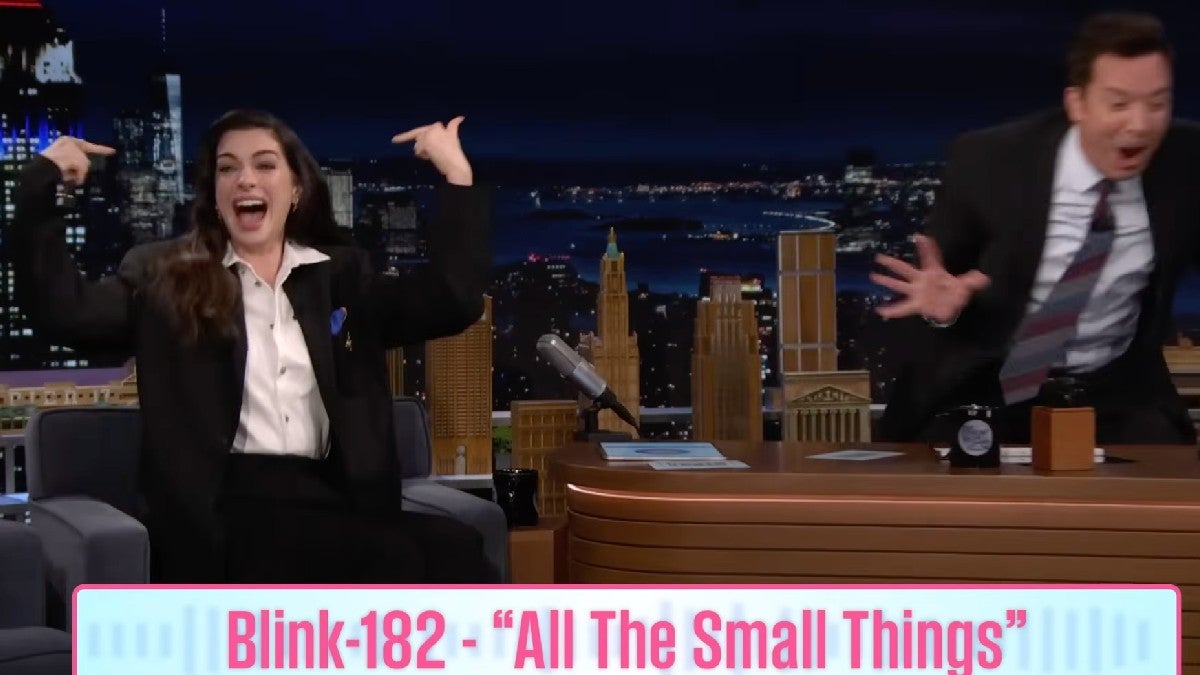 'The Tonight Show' Erupts When Anne Hathaway Sings Blink-182 Backwards