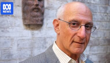 David Malouf, esteemed Australian author, poet, essayist and librettist, dies aged 92