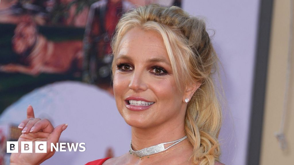 Britney Spears goes into rehab after driving under the influence arrest - BBC