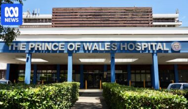 Man in custody after allegedly assaulting several people including nurses at Randwick's Prince of Wales Hospital