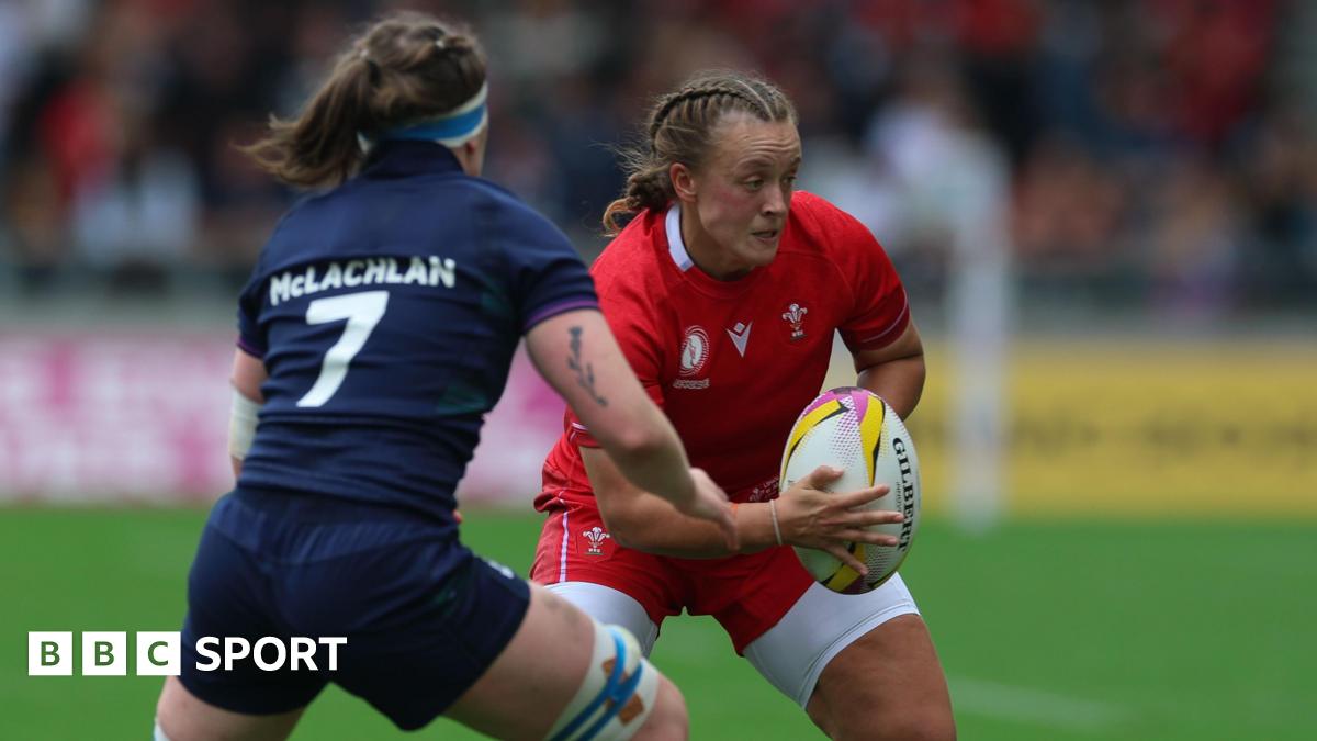 Lleucu George in action for Wales against Scotland at the 2025 Rugby World Cup