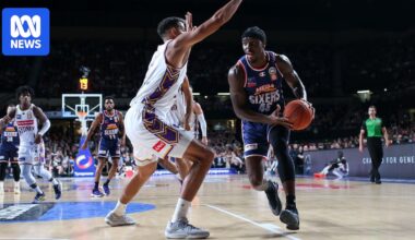 Adelaide 36ers force NBL title decider in Game 4 cliffhanger against Sydney Kings