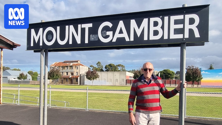 Mount Gambier locals hope for rail return following Qantas flight suspension
