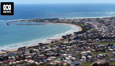 Victoria's short-stay levy may be contributing to drop in holiday rental growth, data suggests