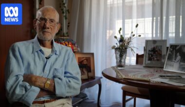 Bombing of Darwin war veteran urges young people to learn about largest attack on Australia