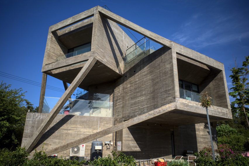 Simple House, Jeju Island, by Moon Hoon 