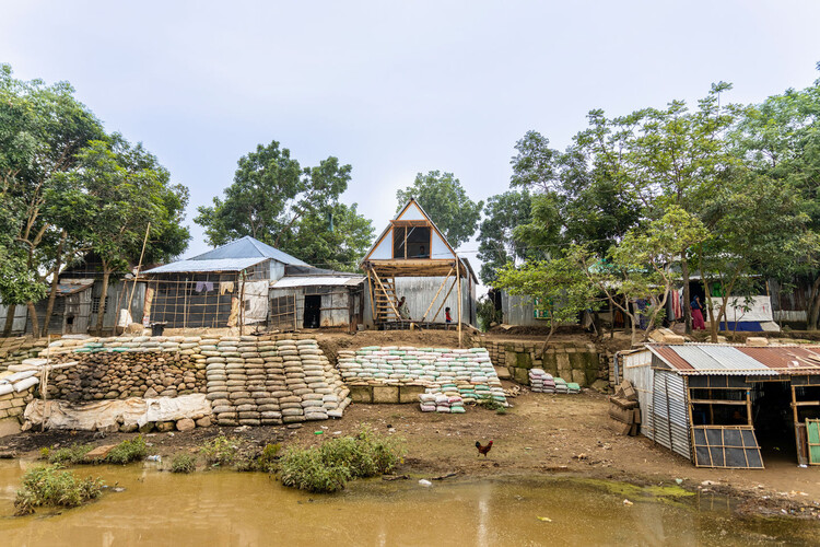 Building Light in a Flood Zone: Architecture for Seasonal Inundation - Image 6 of 11