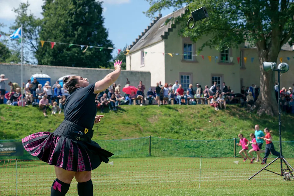 Kaitlin Hicks competing