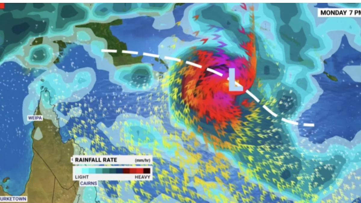 Second cyclone in weeks threatens Aus