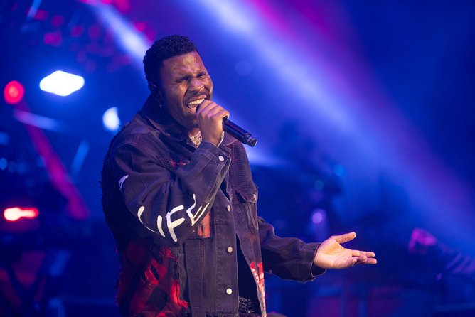 Jason Derulo performs during Fridayz Live '23 at RAC Arena on November 11, 2023, in Perth.