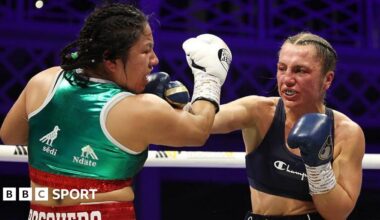 Ellie Scotney lands a punch on Mayelli Flores