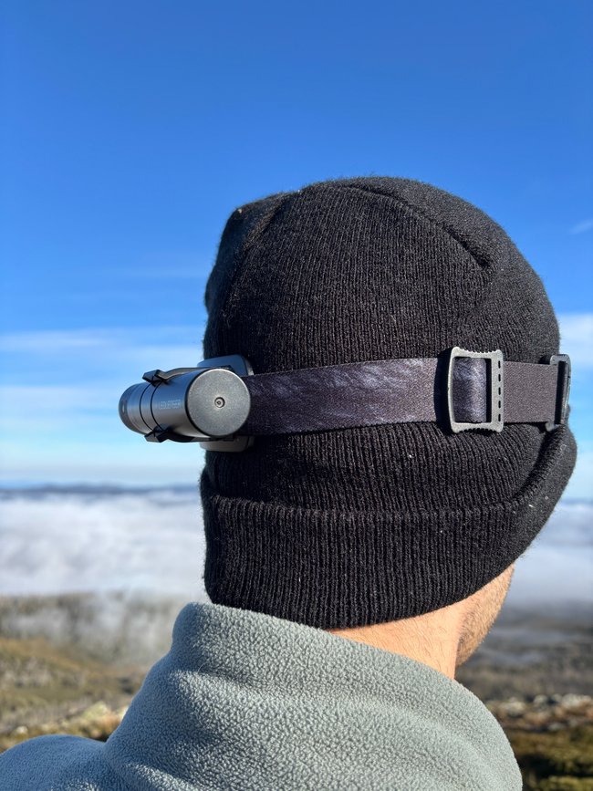 A little bit of junk in the trunk thanks to the headtorch’s rechargeable battery.