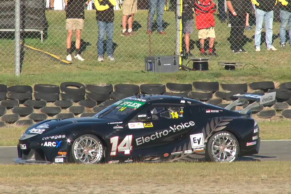 First Supercars practice at Christchurch red-flagged