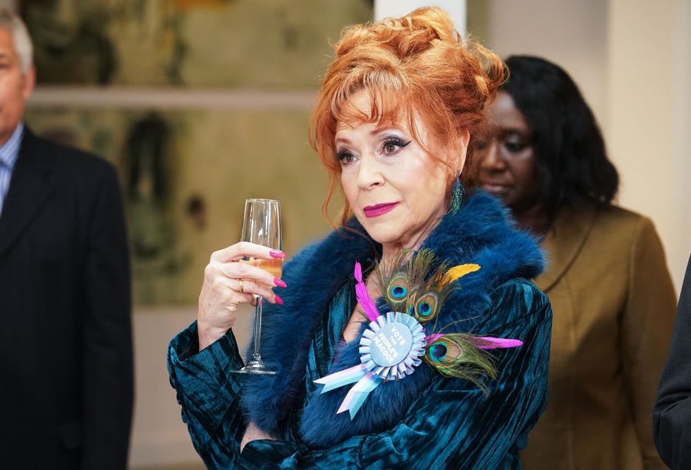 elaine knight, eastenders