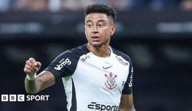 Jesse Lingard points