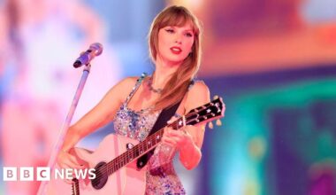 Taylor Swift files to trademark voice and image after AI concerns - BBC