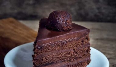 Moist Gluten-Free Chocolate Cake Recipe For A Decadent & Flourless Dessert