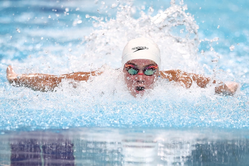 Alex Perkins swims butterfly