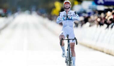 'Everybody knows somebody who is struggling' – Powered by meditation, tearful Demi Vollering embraces emotions of first Tour of Flanders triumph