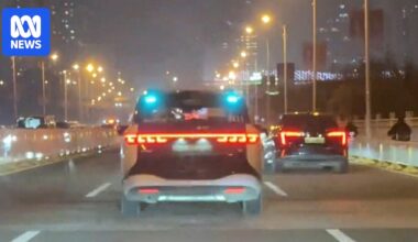 Robotaxi outage in China strands passengers and causes traffic chaos