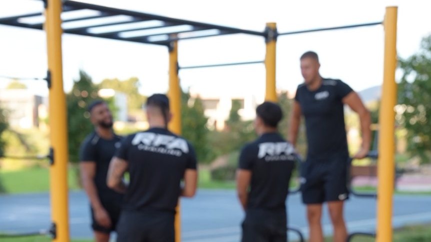 Men's calisthenics group says Glenside youth playground is fitness equipment